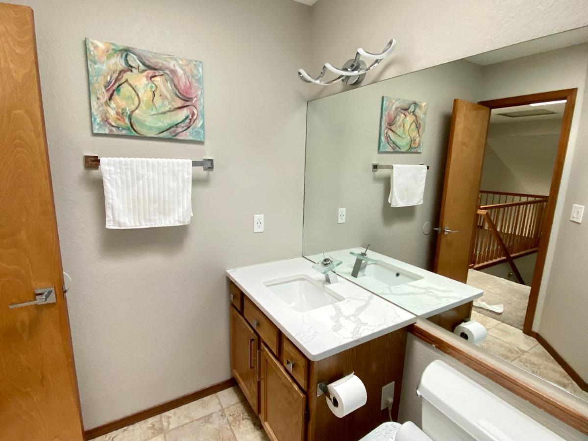 Artsy Home Close To Usafa With Fireplace And Patio Colorado Springs Esterno foto