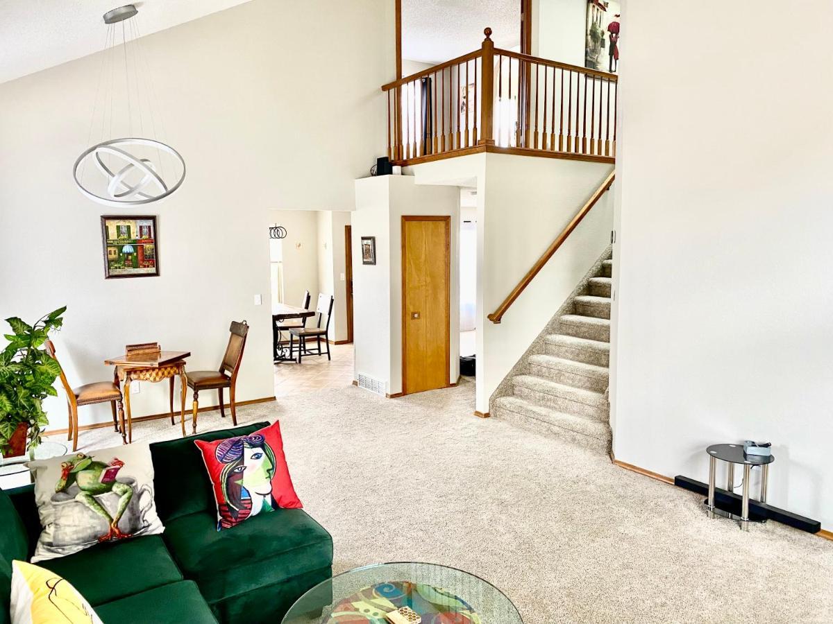 Artsy Home Close To Usafa With Fireplace And Patio Colorado Springs Esterno foto