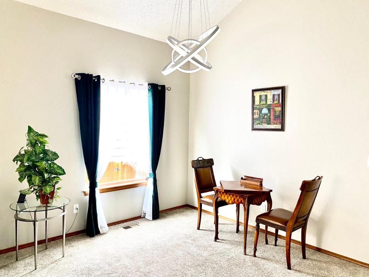 Artsy Home Close To Usafa With Fireplace And Patio Colorado Springs Esterno foto