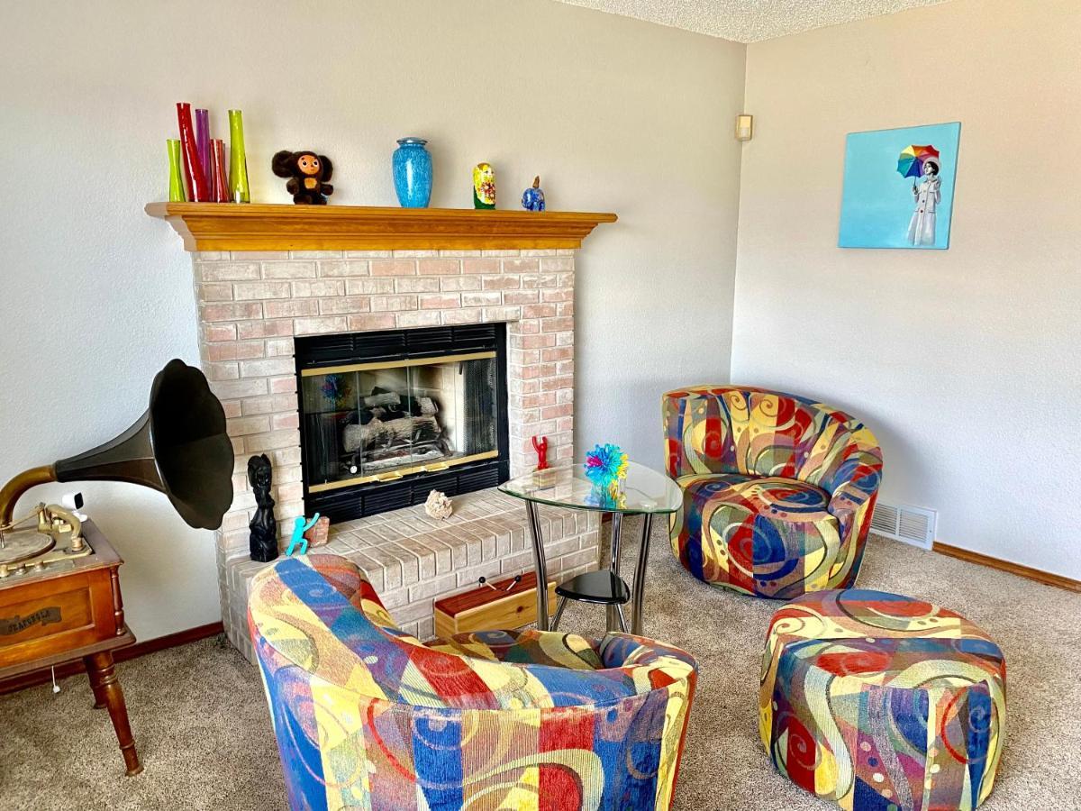 Artsy Home Close To Usafa With Fireplace And Patio Colorado Springs Esterno foto