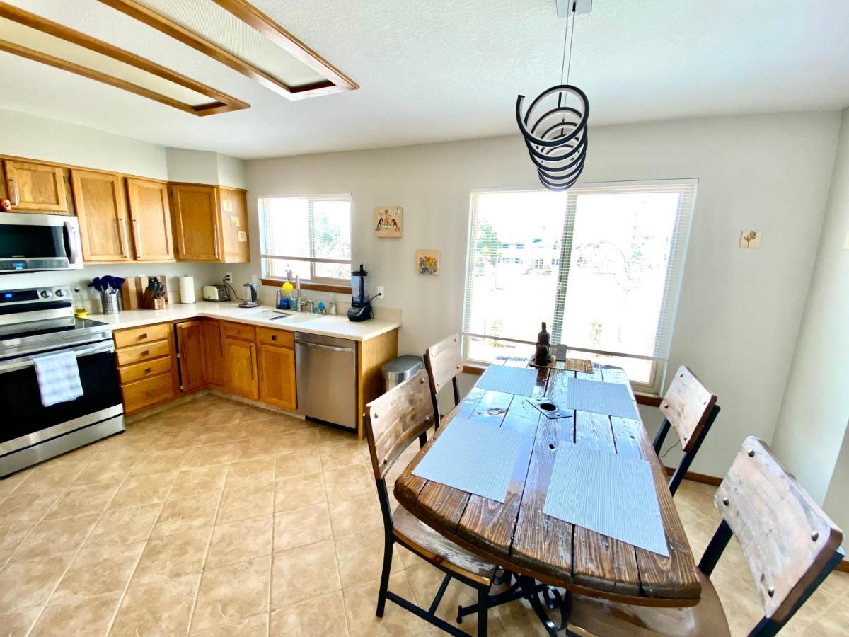 Artsy Home Close To Usafa With Fireplace And Patio Colorado Springs Esterno foto